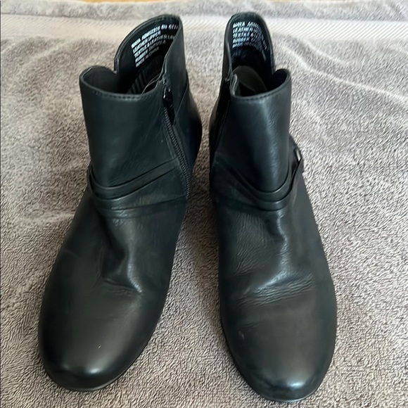 Black Abeo Leather Ankle Boots - Picture 4 of 5